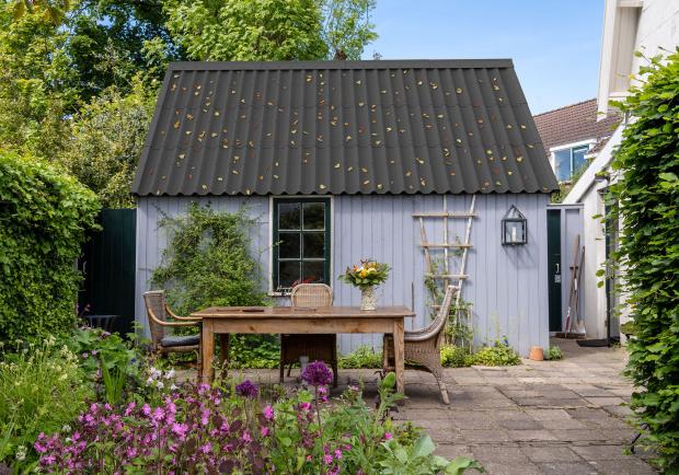 Gartenschuppen mit Onduline Easyfix Compact Wellplatten in grau