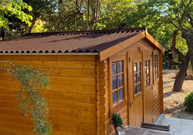 Gartenhaus mit Onduline Base Wellplatten in braun