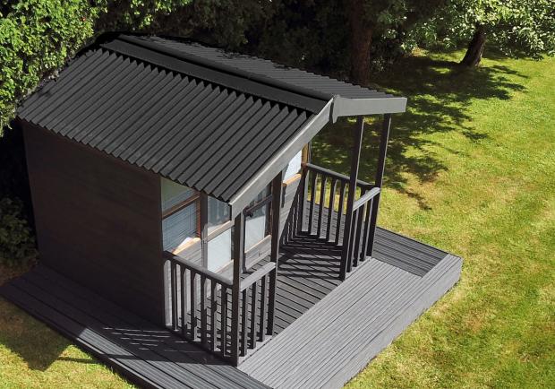 Gartenhaus mit Onduline Base Wellplatten in schwarz