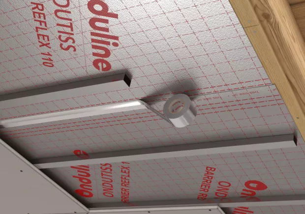 Anwendungsbeispiel von ONDUTISS® UNO ALU TAPE zur Verklebung von Dachbahnen.